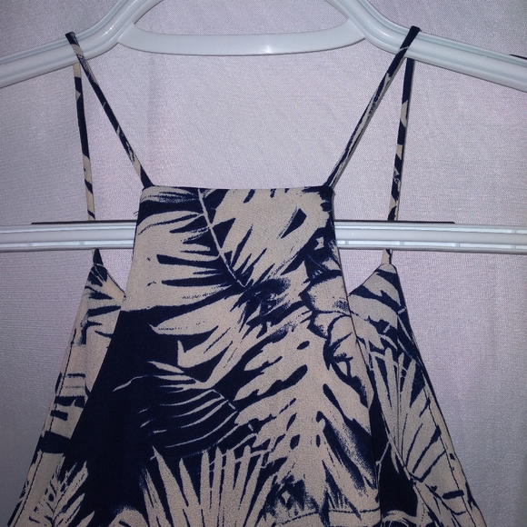 🎁 Gorgeous Paper Crane Double Layered Halter Tank Top - Picture 6 of 10